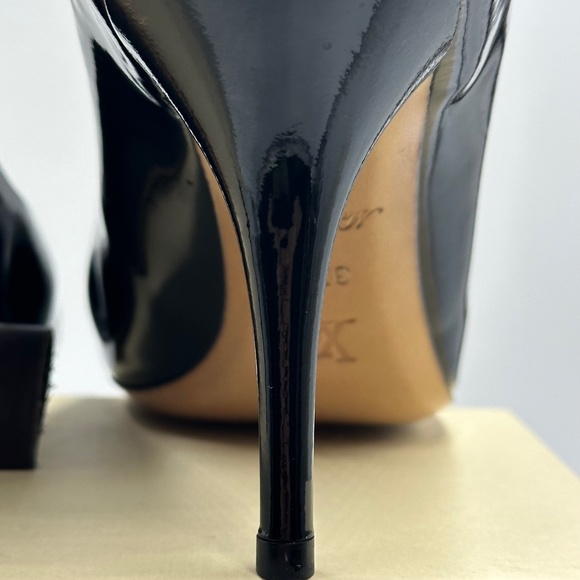 LOUIS VUITTON “OH REALLY” Padlock Round Toe Black Pumps - Picture 5 of 16